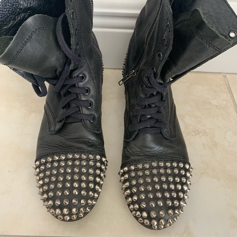 Leather Boots Steve Madden with Spikes